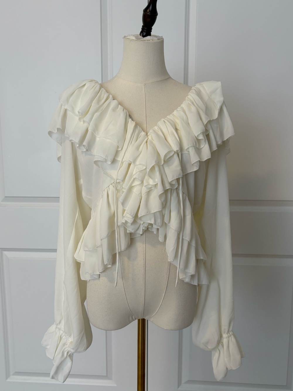 Torn by Ronny Kobo Ivory Ruffle Blouse – Size Large - Picture 3 of 6